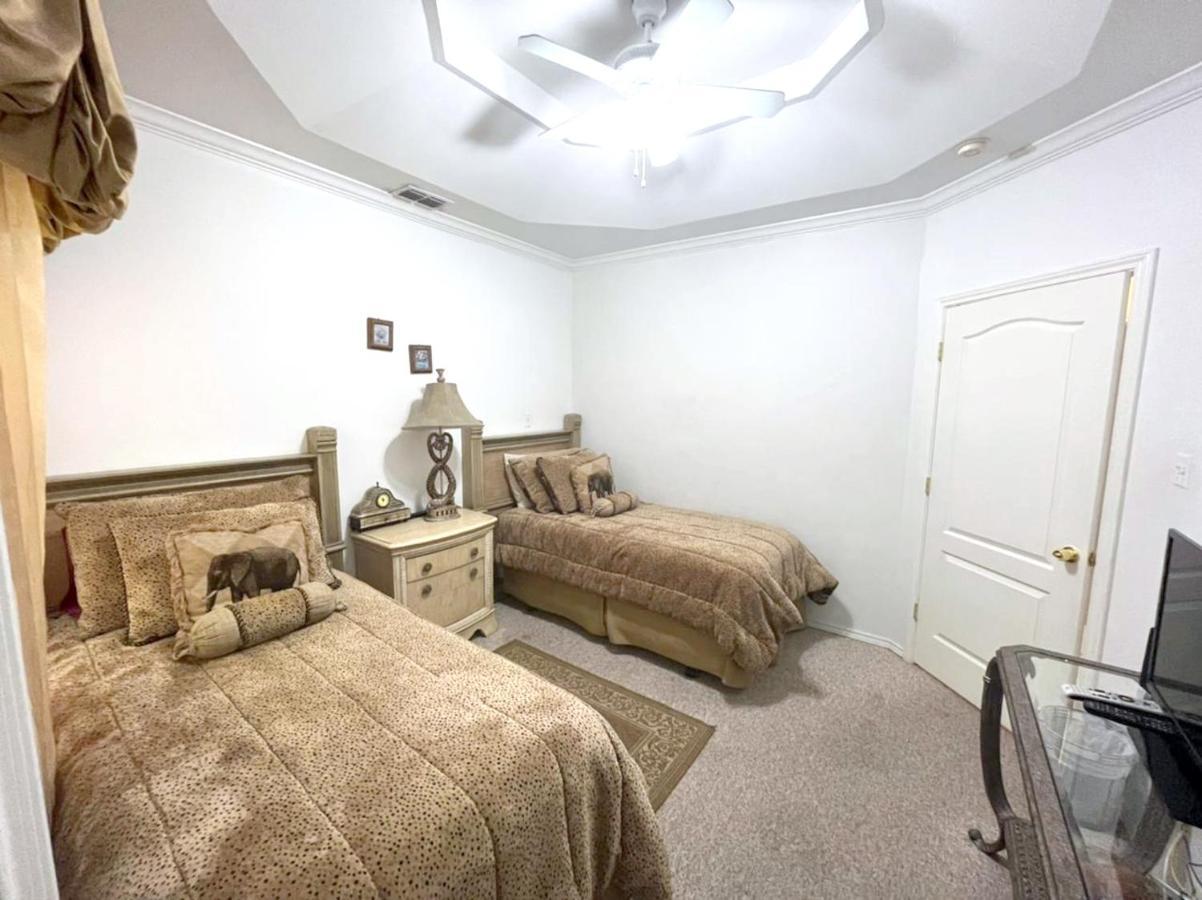 Beautifully Furnished 3Bd 2Br Pool Gated Condo In Mcallen, Tx Фарр Екстер'єр фото