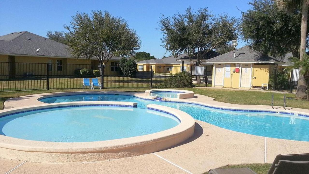 Beautifully Furnished 3Bd 2Br Pool Gated Condo In Mcallen, Tx Фарр Екстер'єр фото